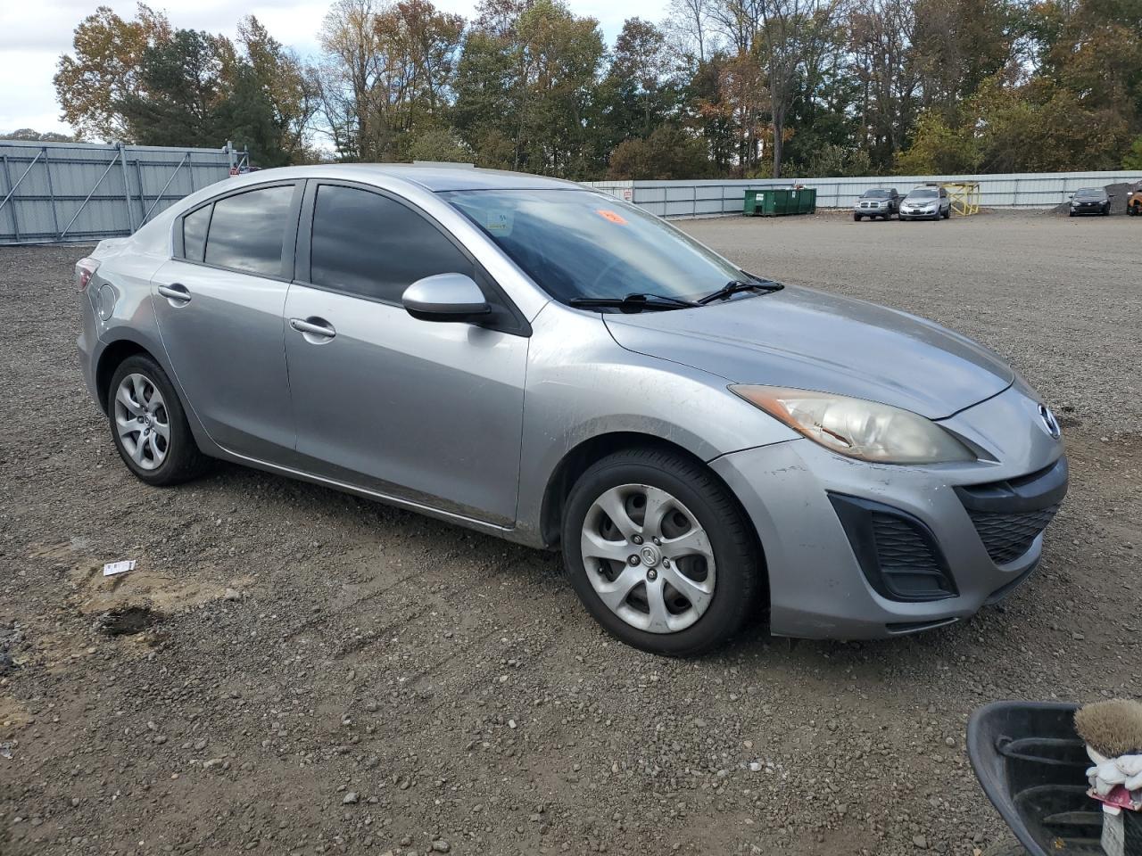 2011 Mazda 3 I - Image 4