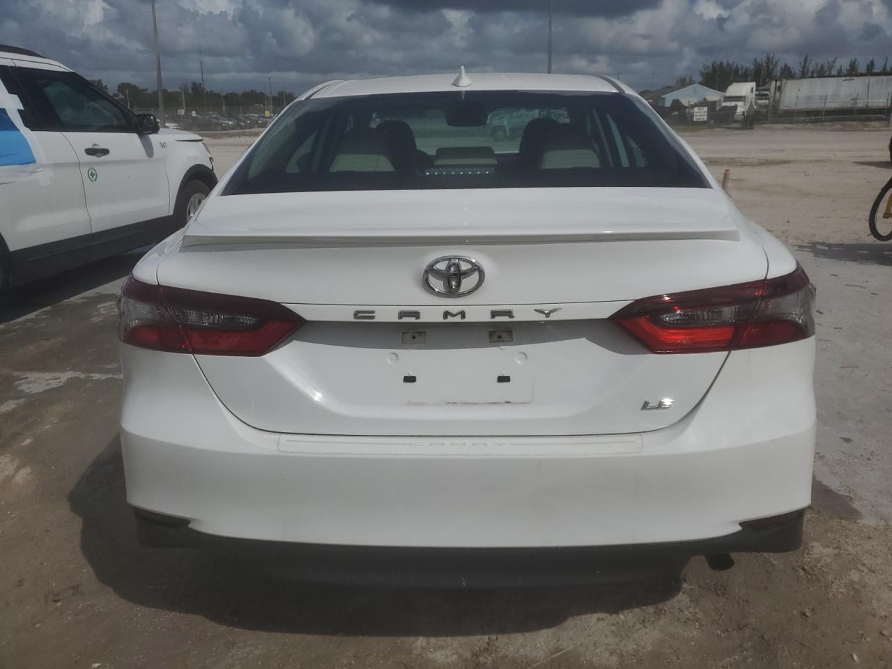 2022 Toyota Camry Le - Image 6