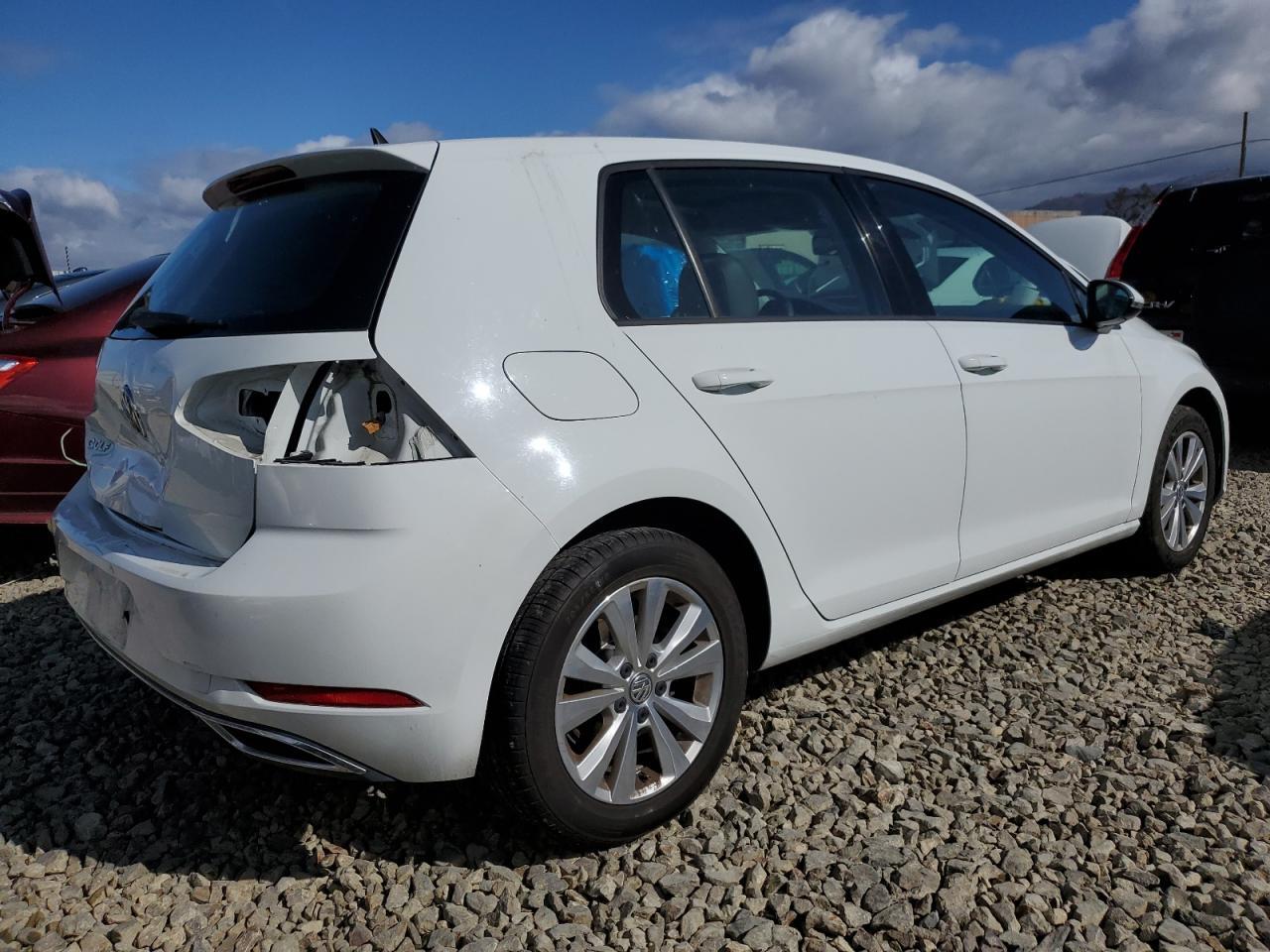 2021 Volkswagen Golf - Image 3