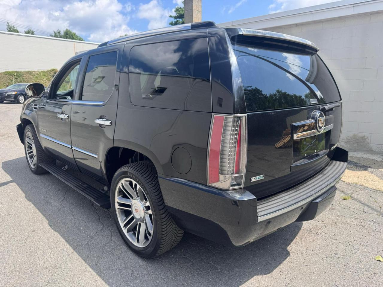 2012 Cadillac Escalade Premium - Фото 3