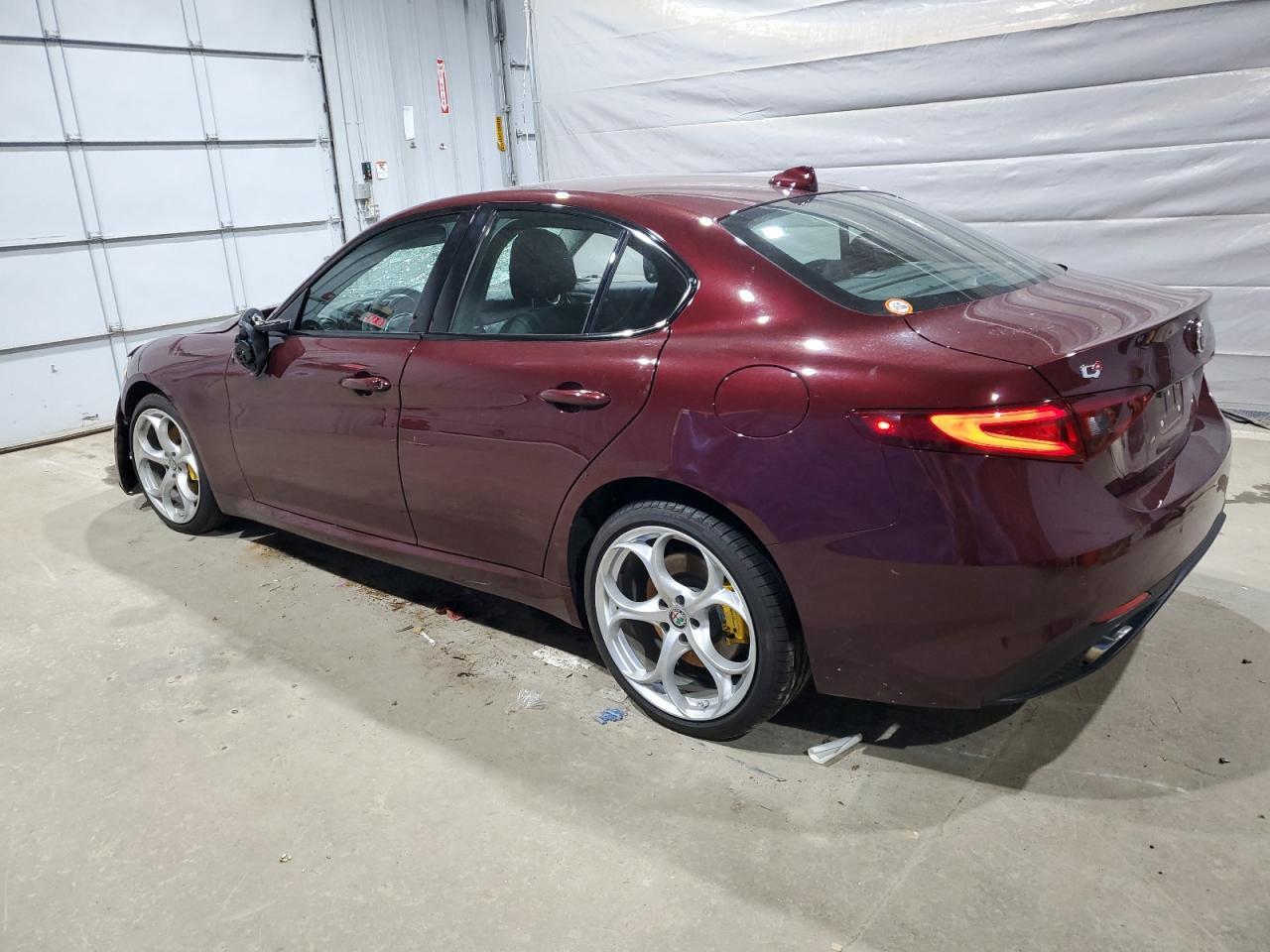 2019 Alfa Romeo Giulia Ti - Фото 2