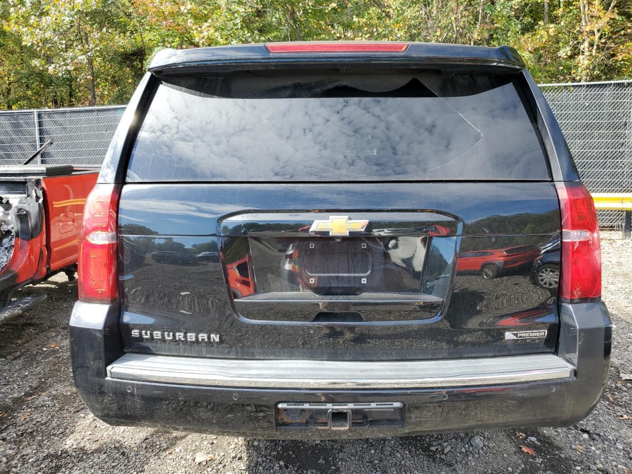 2017 Chevrolet Suburban K1500 Premier - Image 6