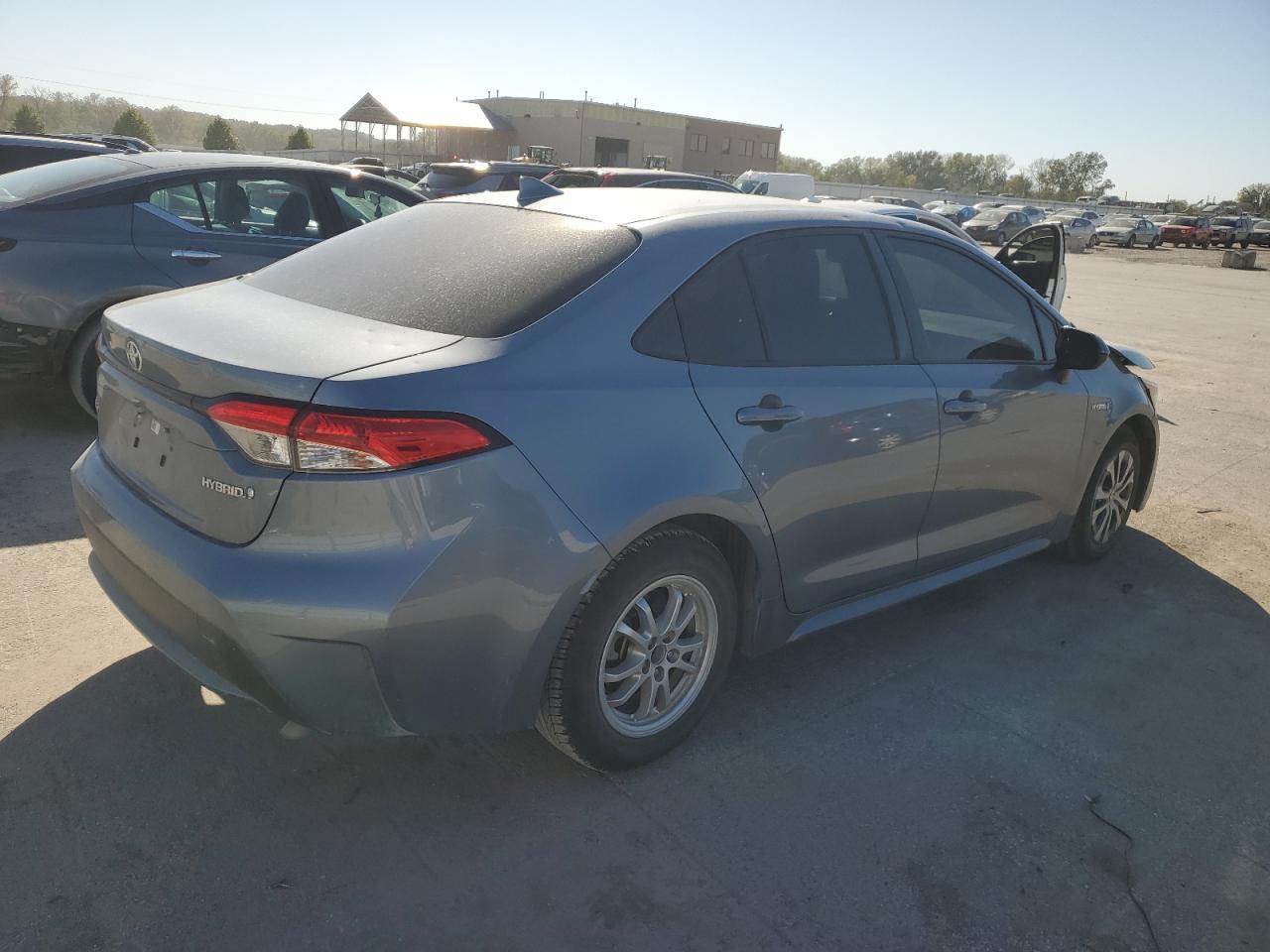 2021 Toyota Corolla Le - Фото 3