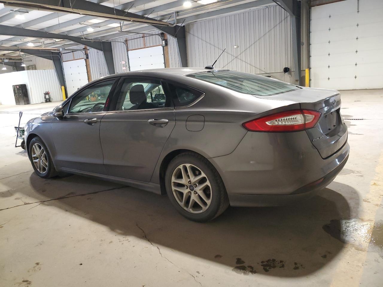 2014 Ford Fusion Se - Фото 2