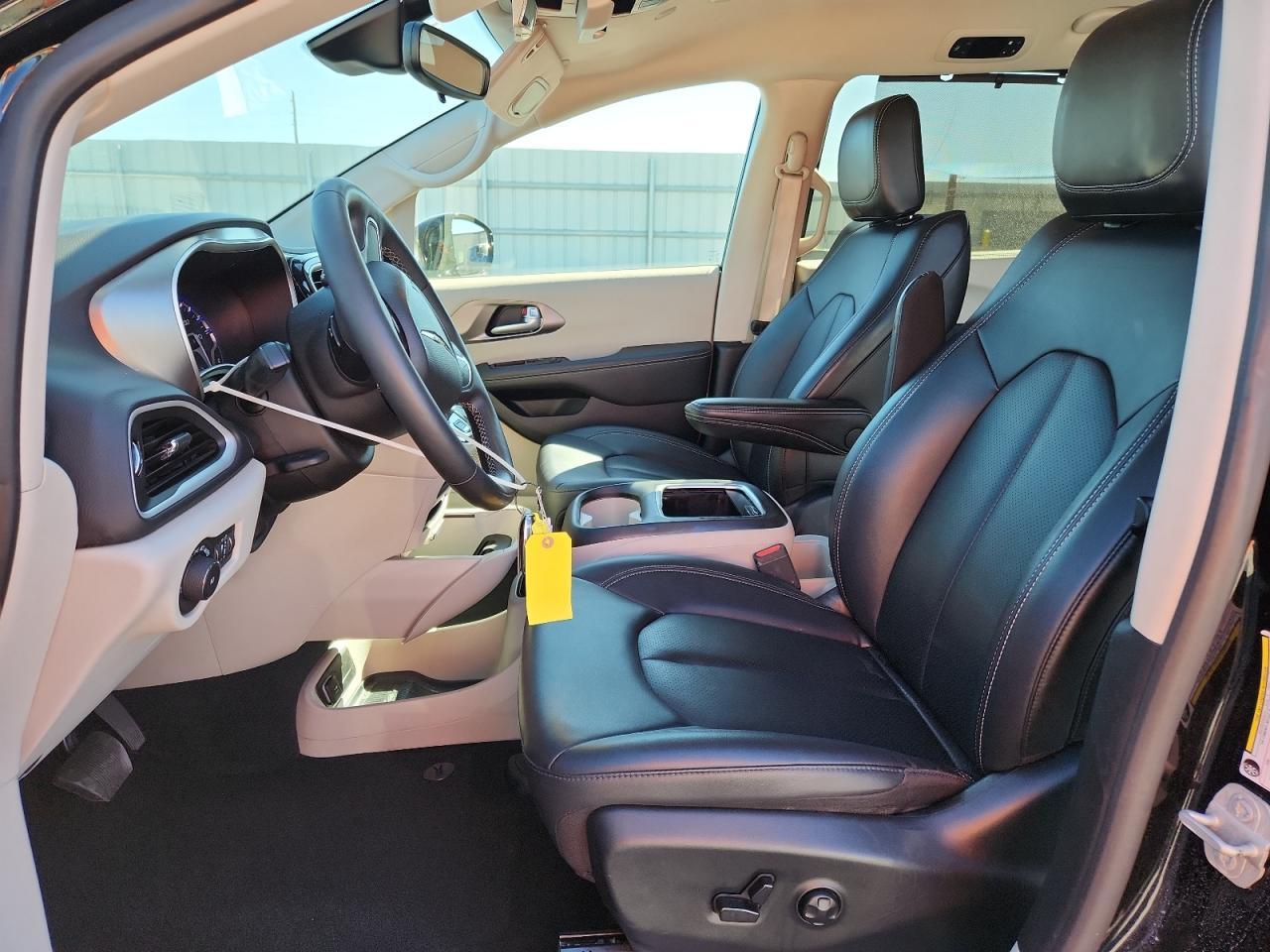 2024 Chrysler Pacifica Touring L - Фото 7