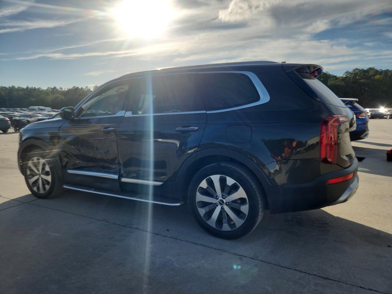 2022 Kia Telluride S - Фото 2
