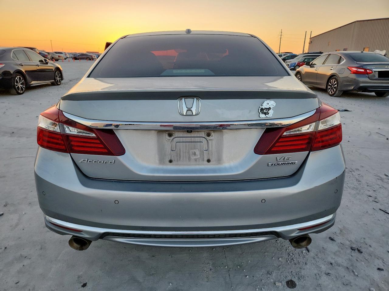 2017 Honda Accord Touring - Фото 6