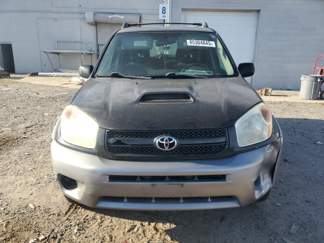 2004 Toyota Rav4 - Image 5