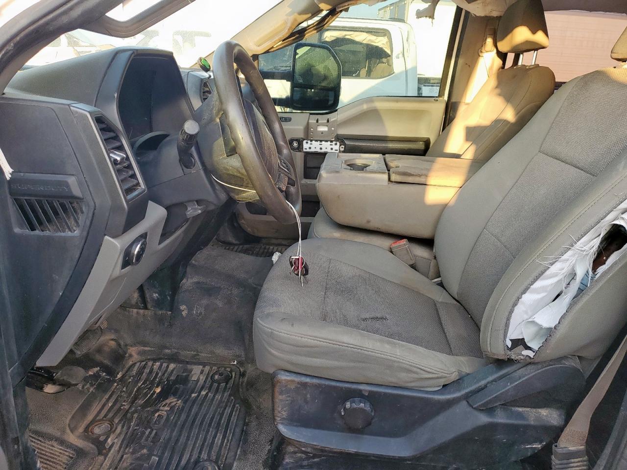 2019 Ford F350 Super Duty - Image 7