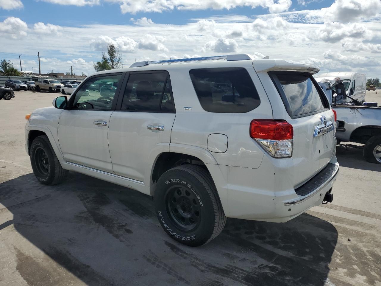 2011 Toyota 4Runner Sr5 - Фото 2
