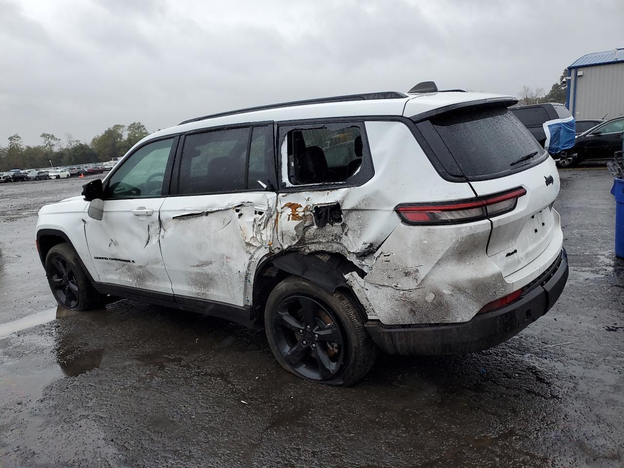 2023 Jeep Grand Cherokee L Laredo - Image 2