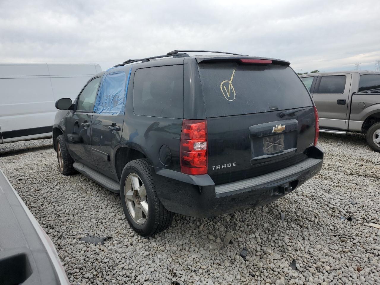 2011 Chevrolet Tahoe C1500 Ls - Фото 2
