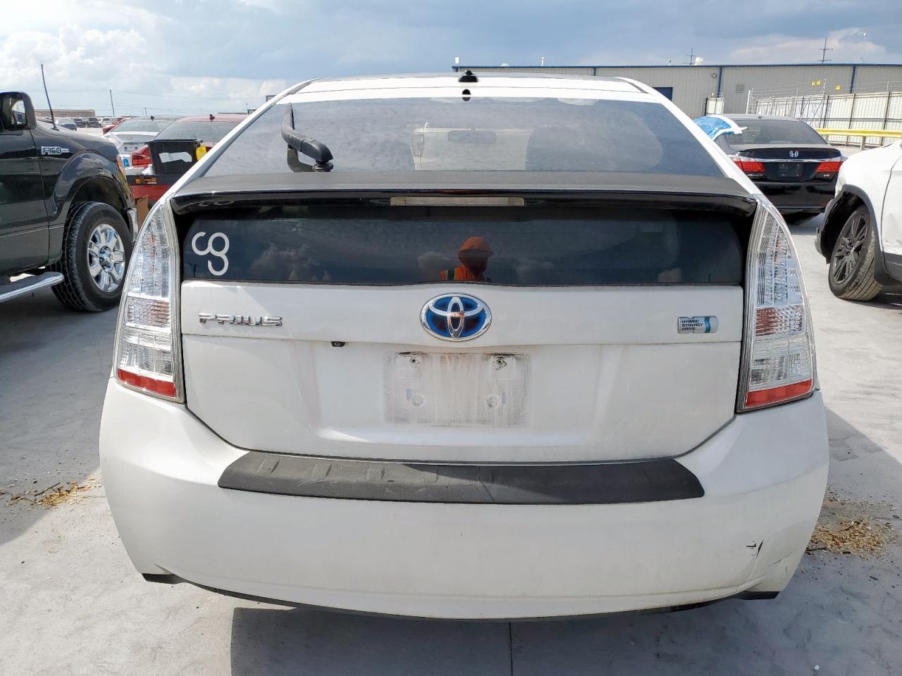 2010 Toyota Prius - Image 6