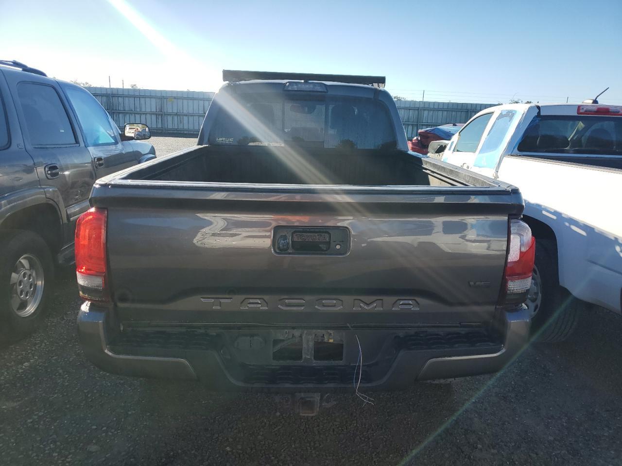 2018 Toyota Tacoma Double Cab - Фото 6