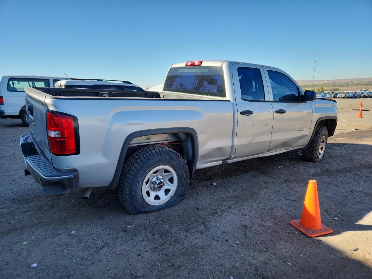 2018 GMC Sierra - Image 3