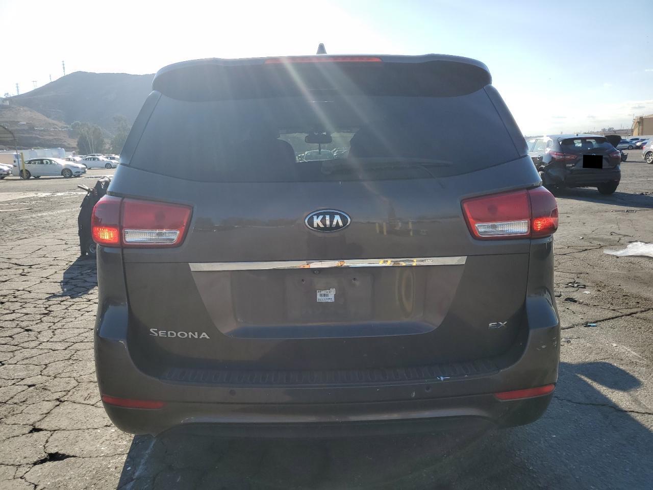 2016 Kia Sedona Ex - Фото 6
