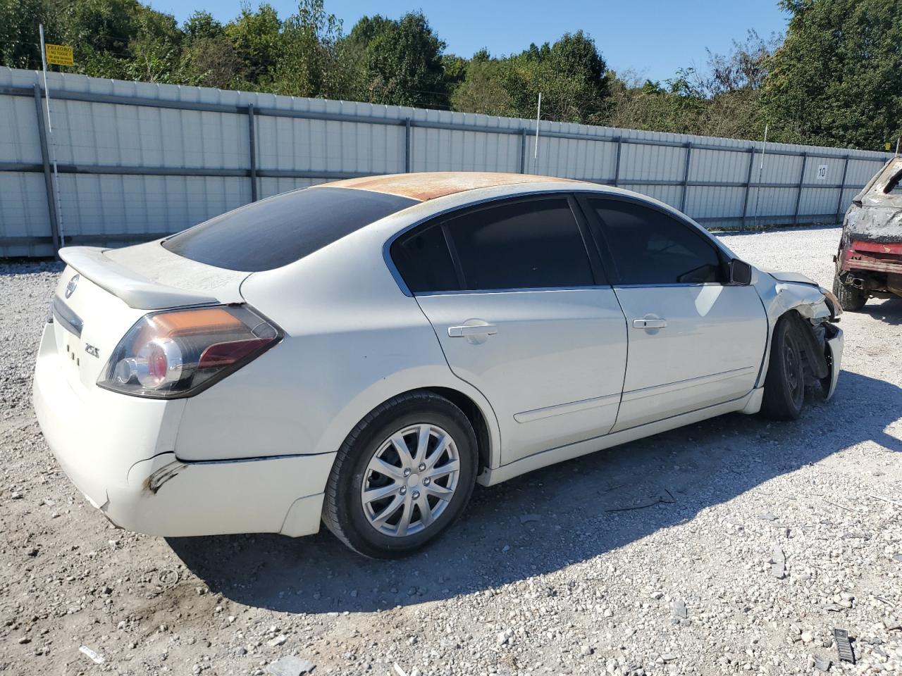 2010 Nissan Altima Base - Фото 3