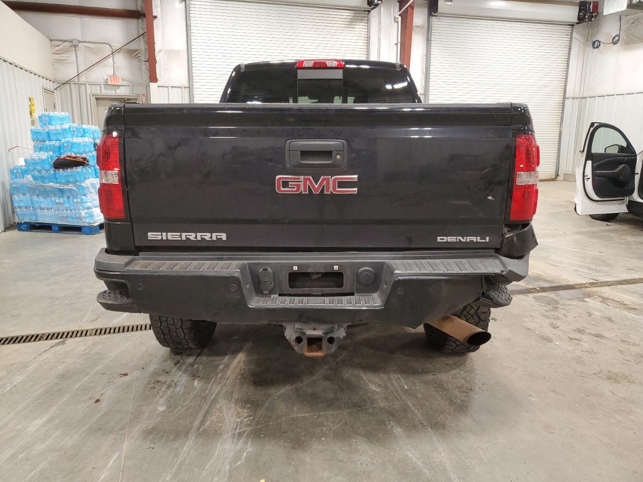 2018 GMC Sierra K2500 Denali - Image 6