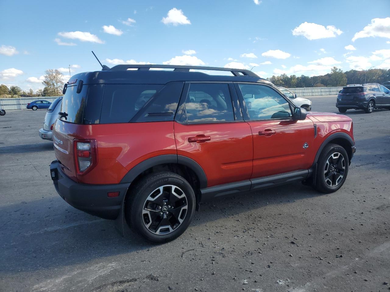 2023 Ford Bronco Sport Outer Banks - Image 3