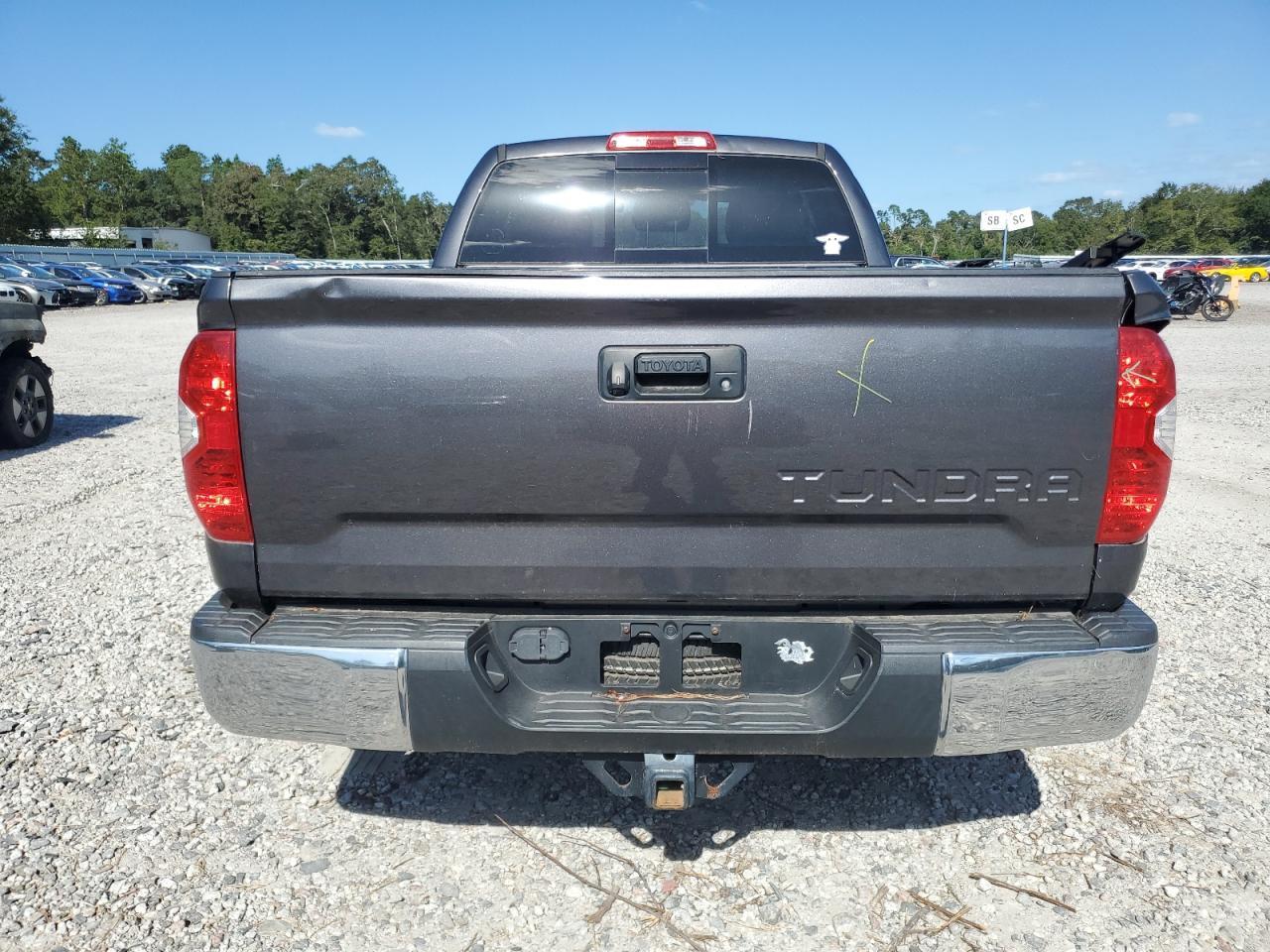 2018 Toyota Tundra Double Cab Sr - Image 6