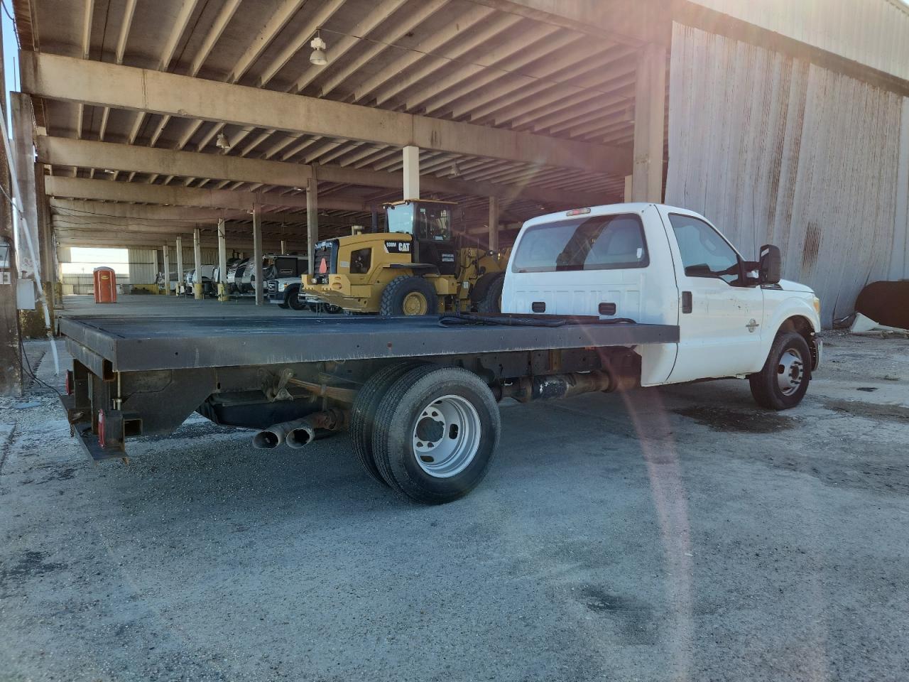 2011 Ford F350 Flat Bed Truck - Фото 3