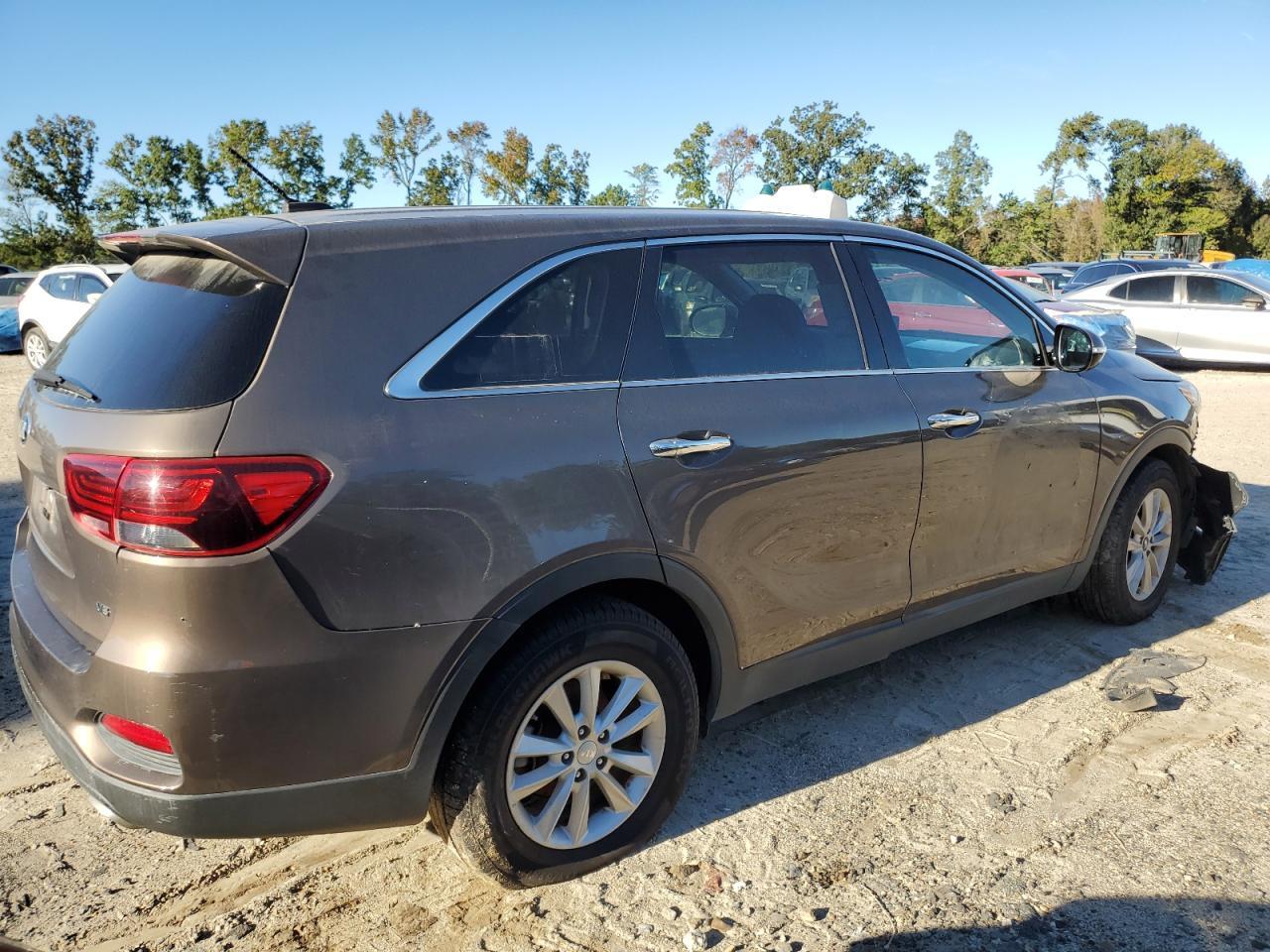 2020 Kia Sorento S - Image 3