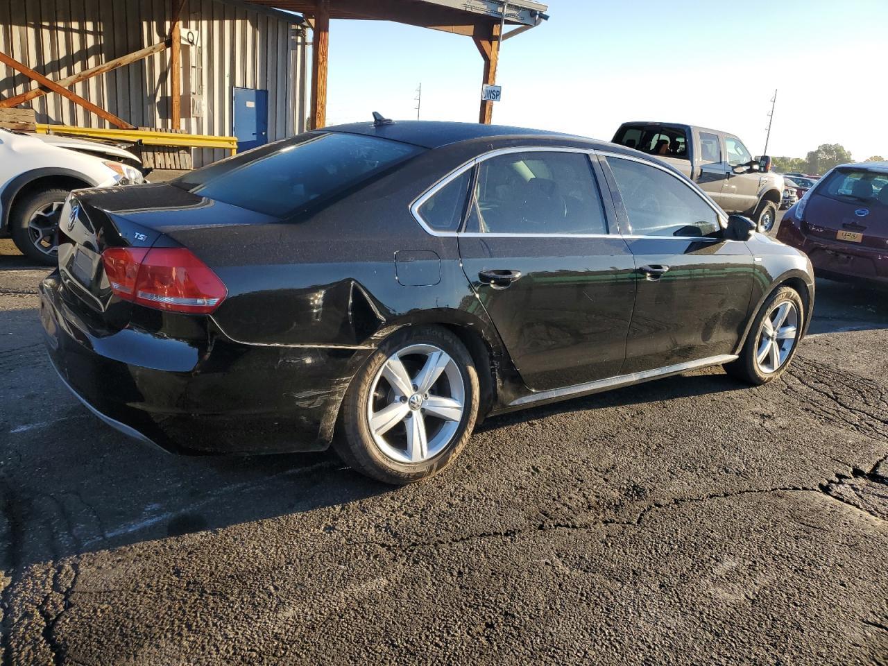 2014 Volkswagen Passat S - Фото 3