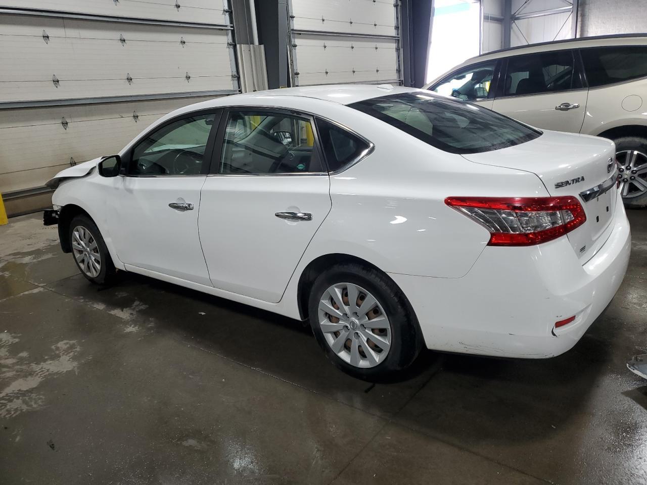 2015 Nissan Sentra S - Фото 2