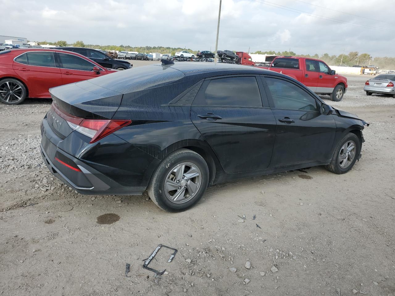 2024 Hyundai Elantra Se - Фото 3