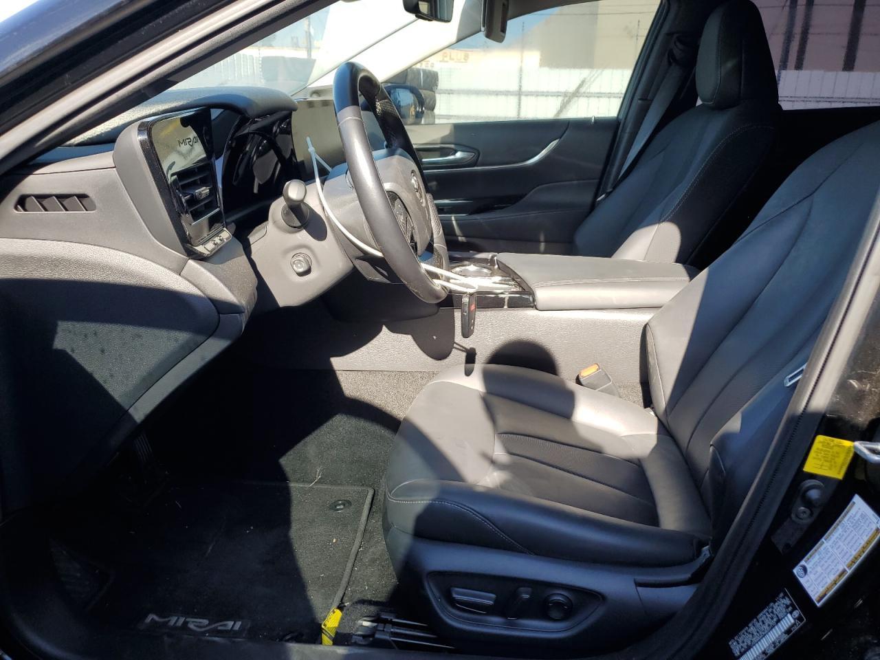 2022 Toyota Mirai Le - Фото 7