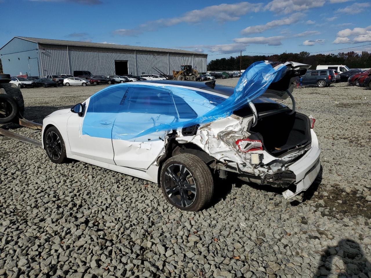 2022 Kia K5 Gt Line - Фото 2