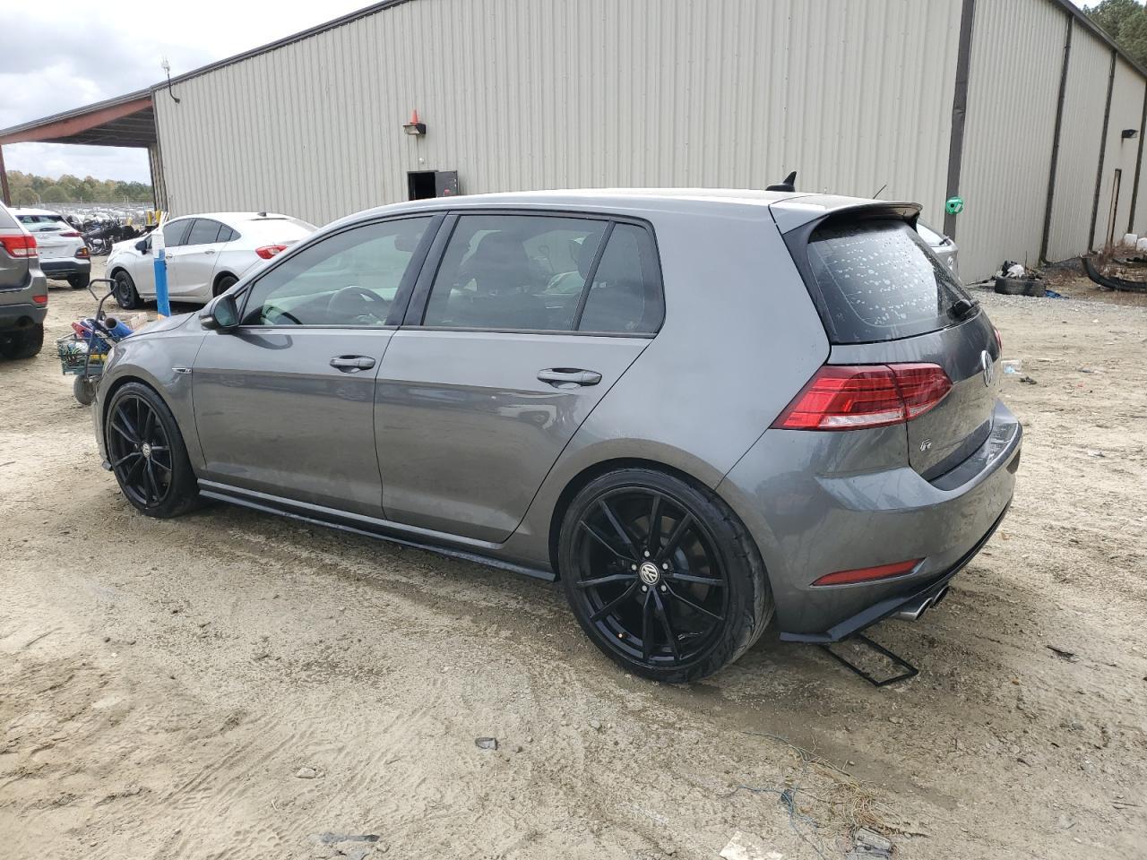 2019 Volkswagen Golf R - Image 2