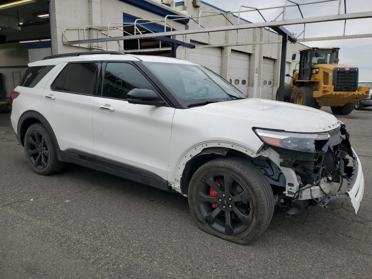 2022 Ford Explorer St - Image 4