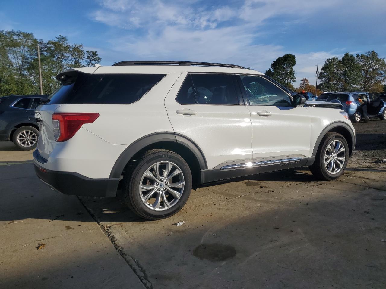 2020 Ford Explorer Xlt - Фото 3