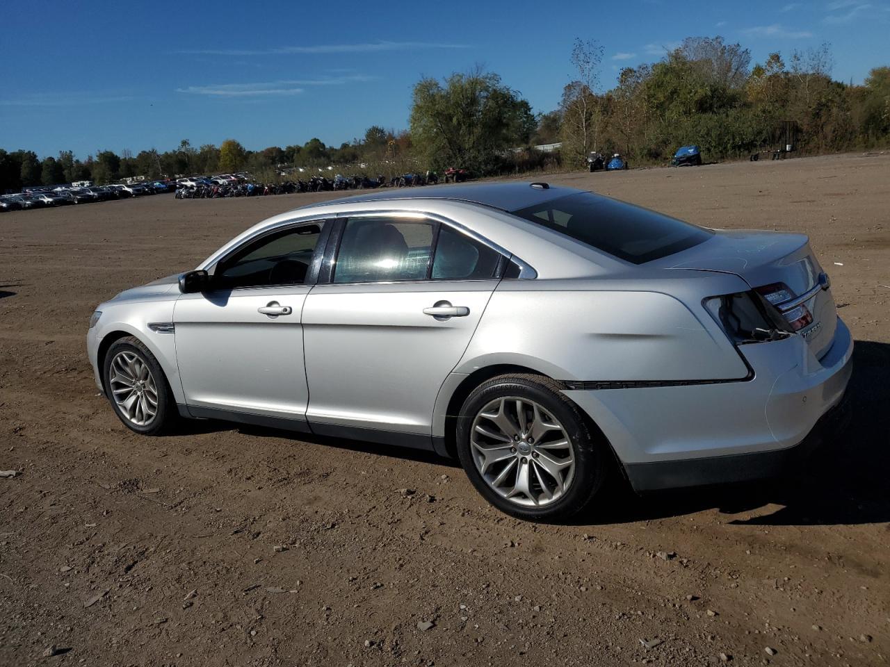 2013 Ford Taurus Limited - Фото 2
