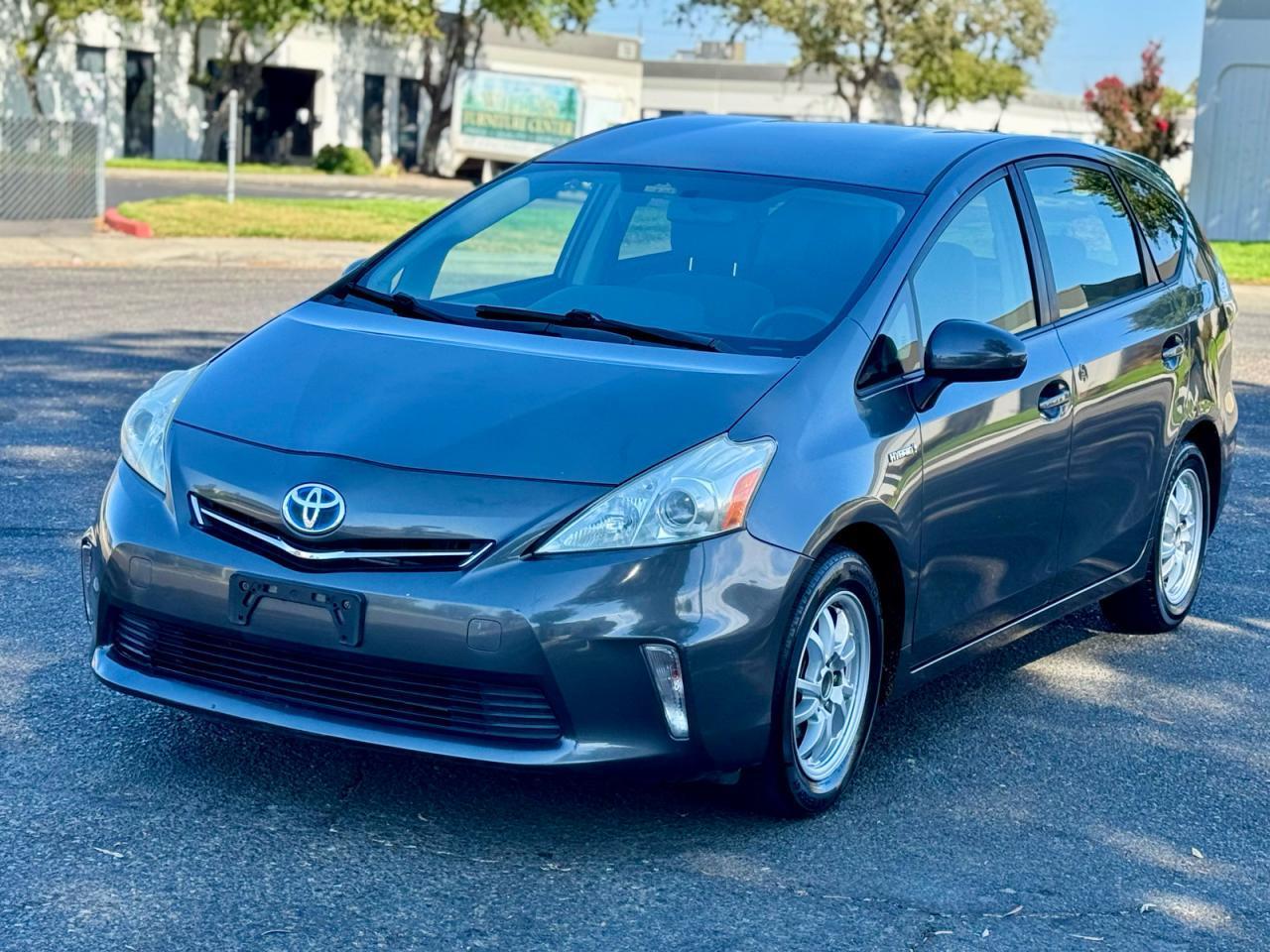2012 Toyota Prius V - Image 2
