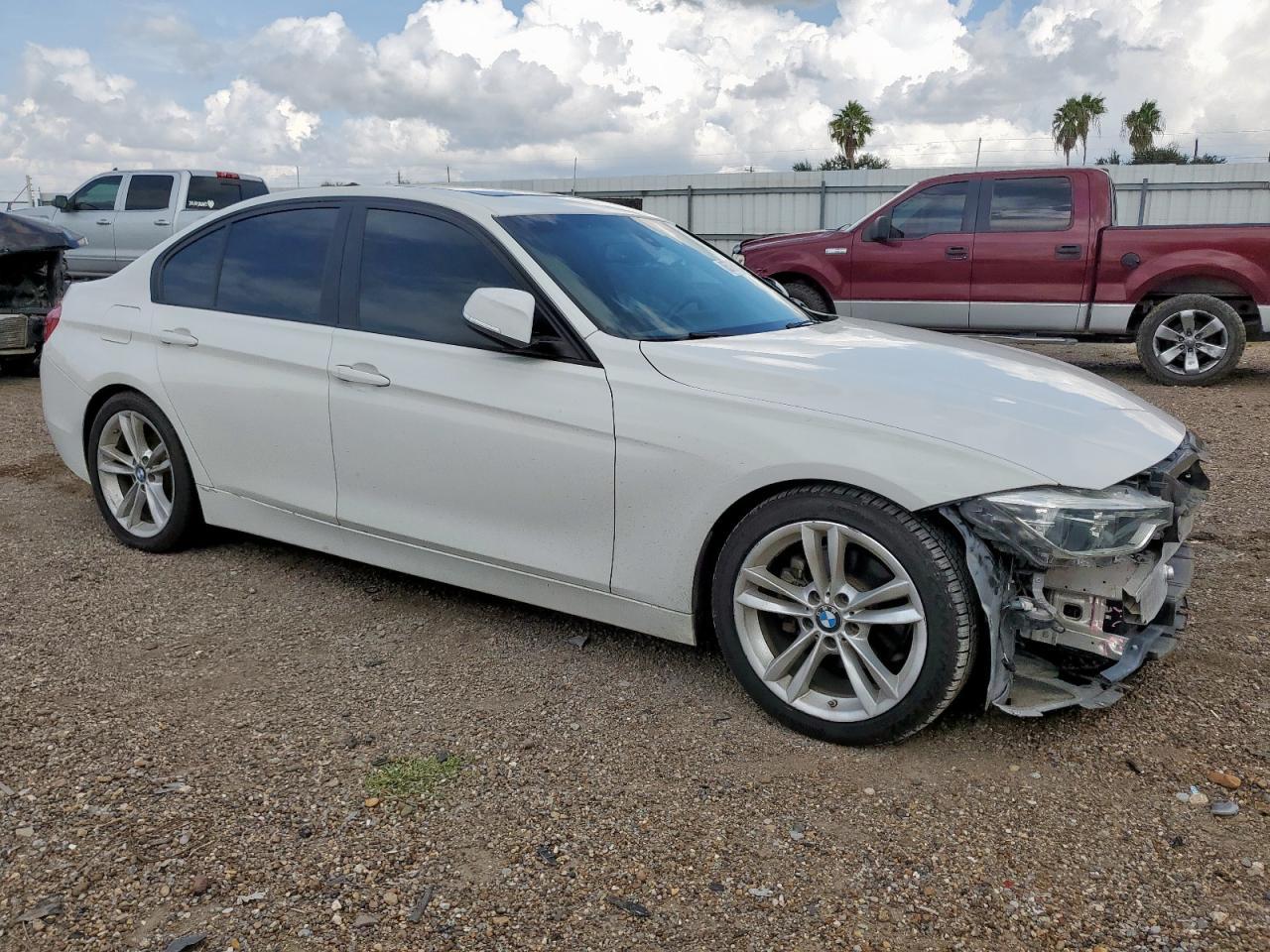 2018 BMW 320 I - Image 4