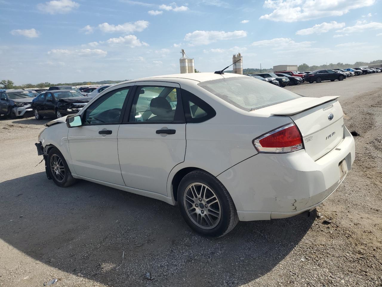 2010 Ford Focus Se - Фото 2