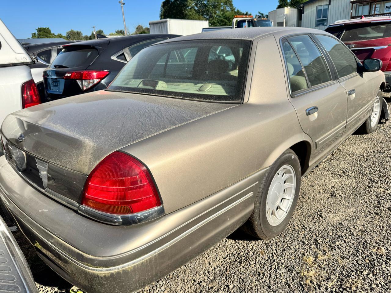 2001 Ford Crown Victoria Lx - Image 4