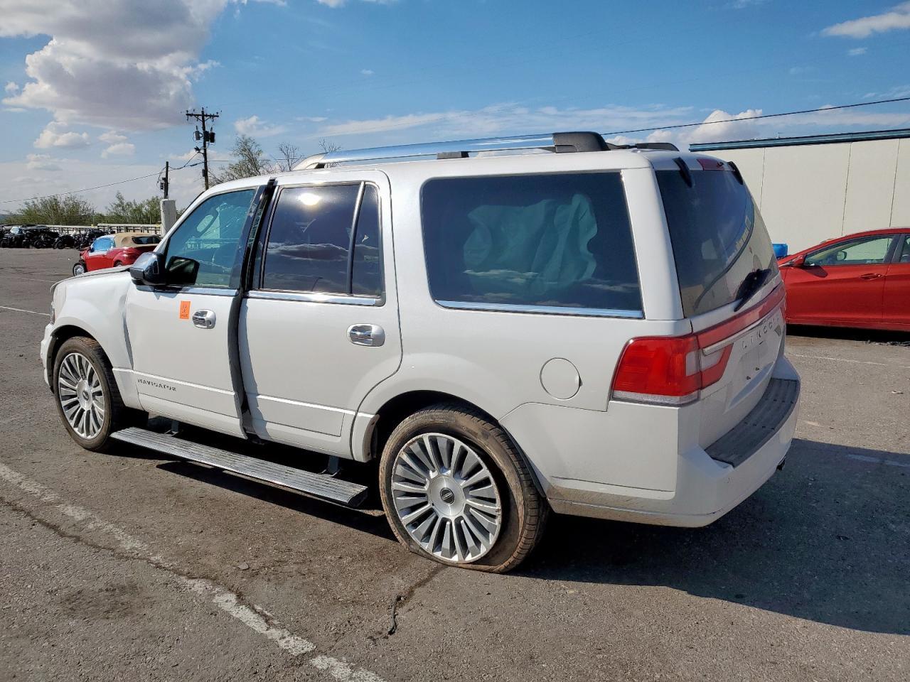 2015 Lincoln Navigator - Фото 2