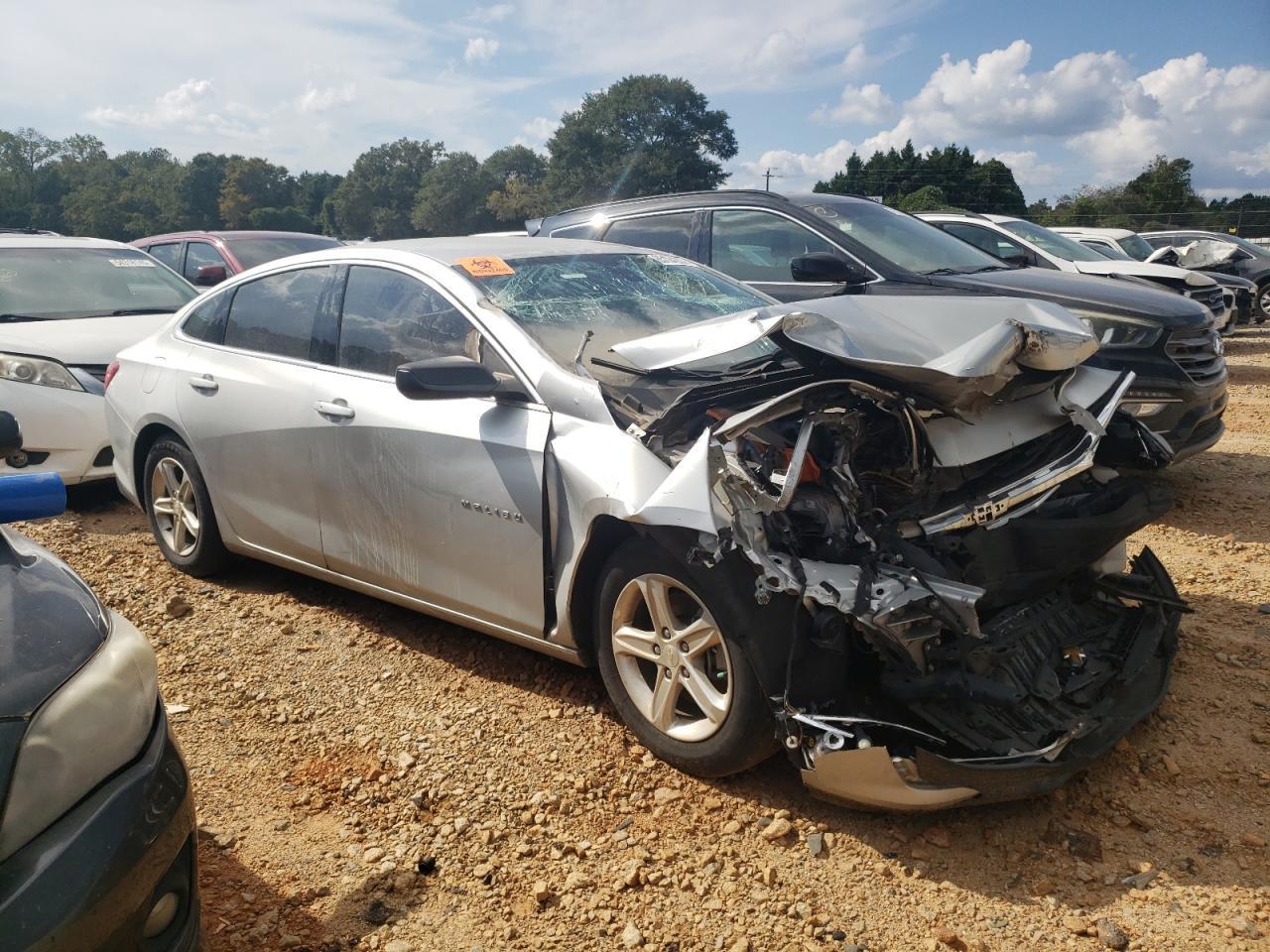 2021 Chevrolet Malibu Ls - Фото 4