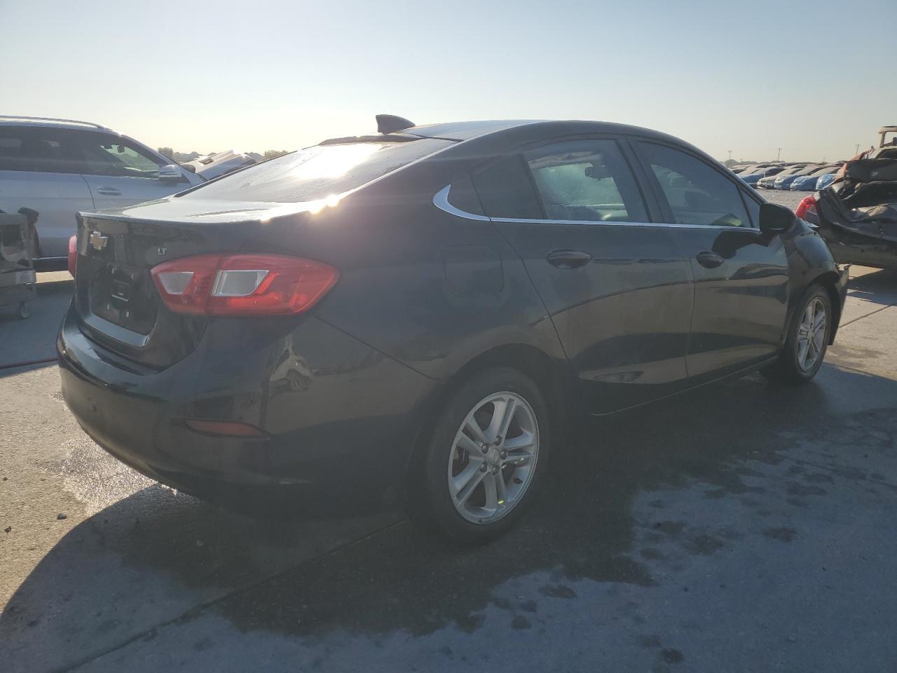 2017 Chevrolet Cruze Lt - Фото 3