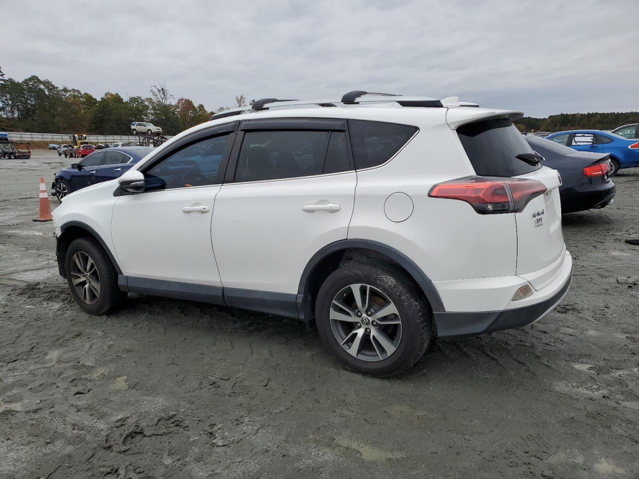 2016 Toyota Rav4 Xle - Фото 2
