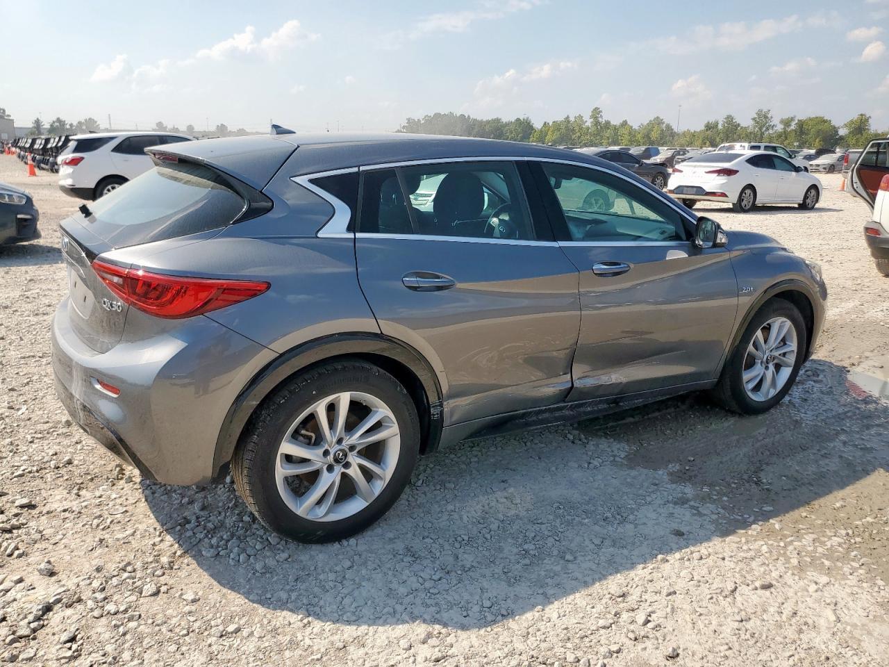 2018 Infiniti Qx30 Base - Image 3