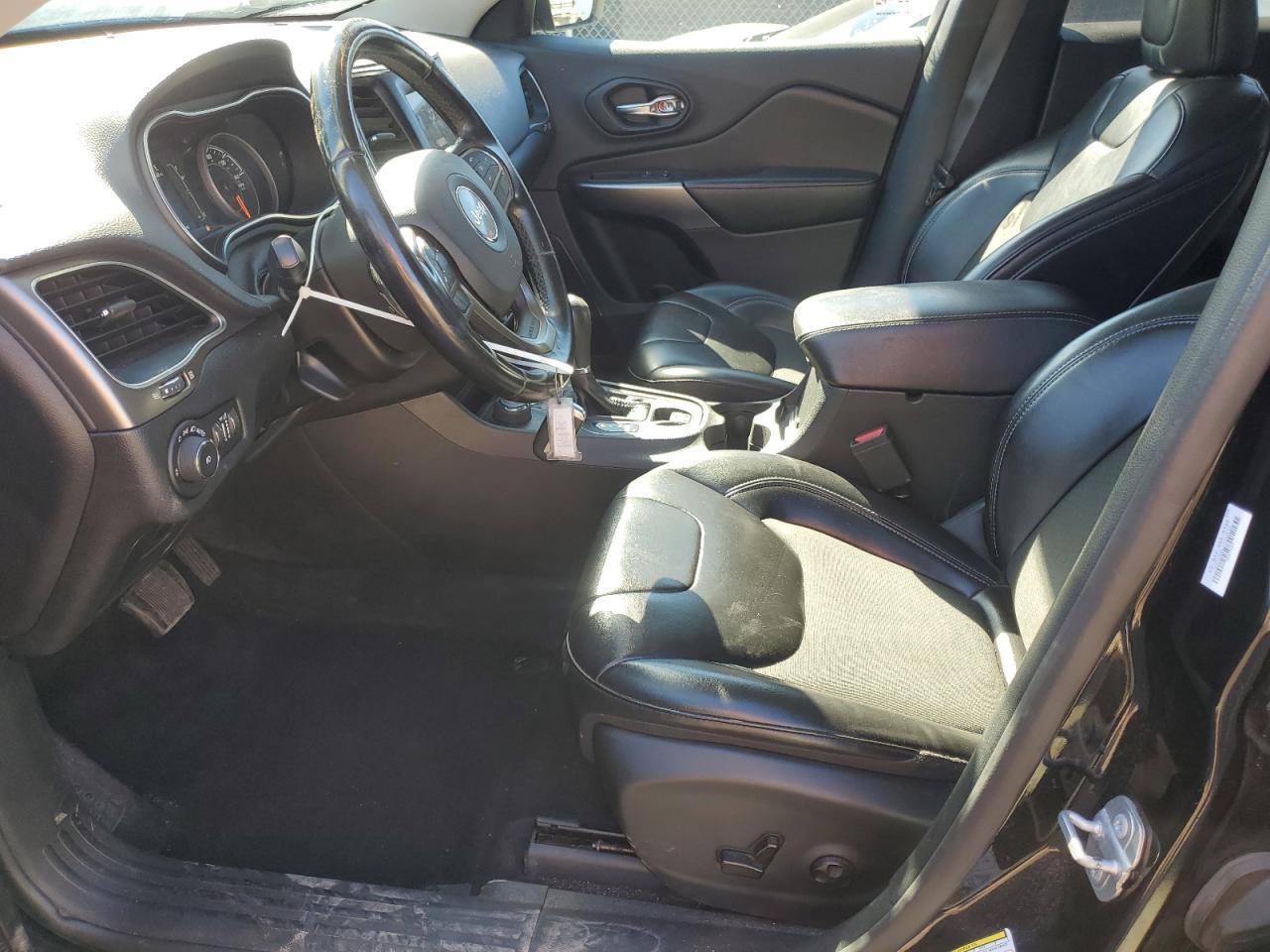 2020 Jeep Cherokee Latitude Plus - Фото 7