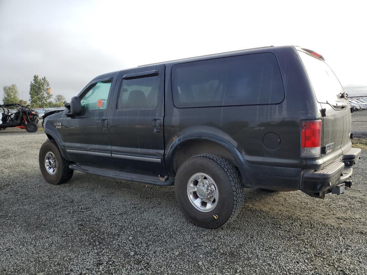 2003 Ford Excursion Limited - Image 2