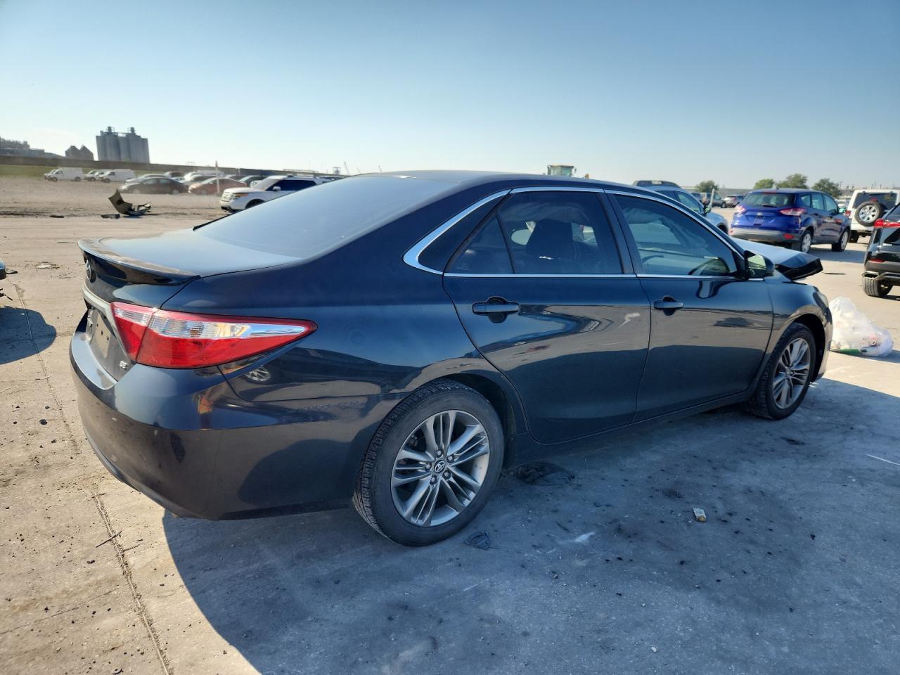 2017 Toyota Camry Le - Image 3