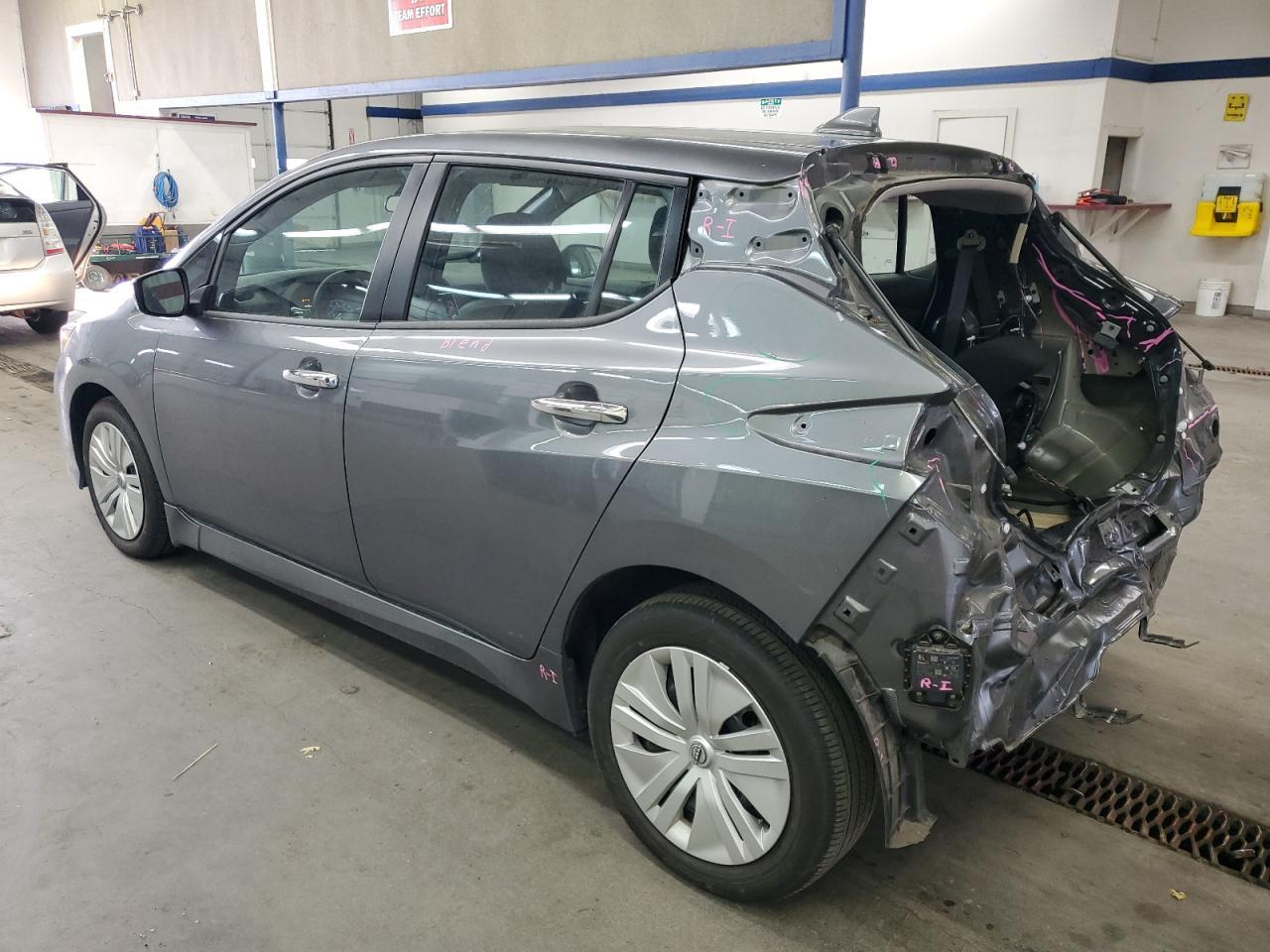 2023 Nissan Leaf S - Фото 2