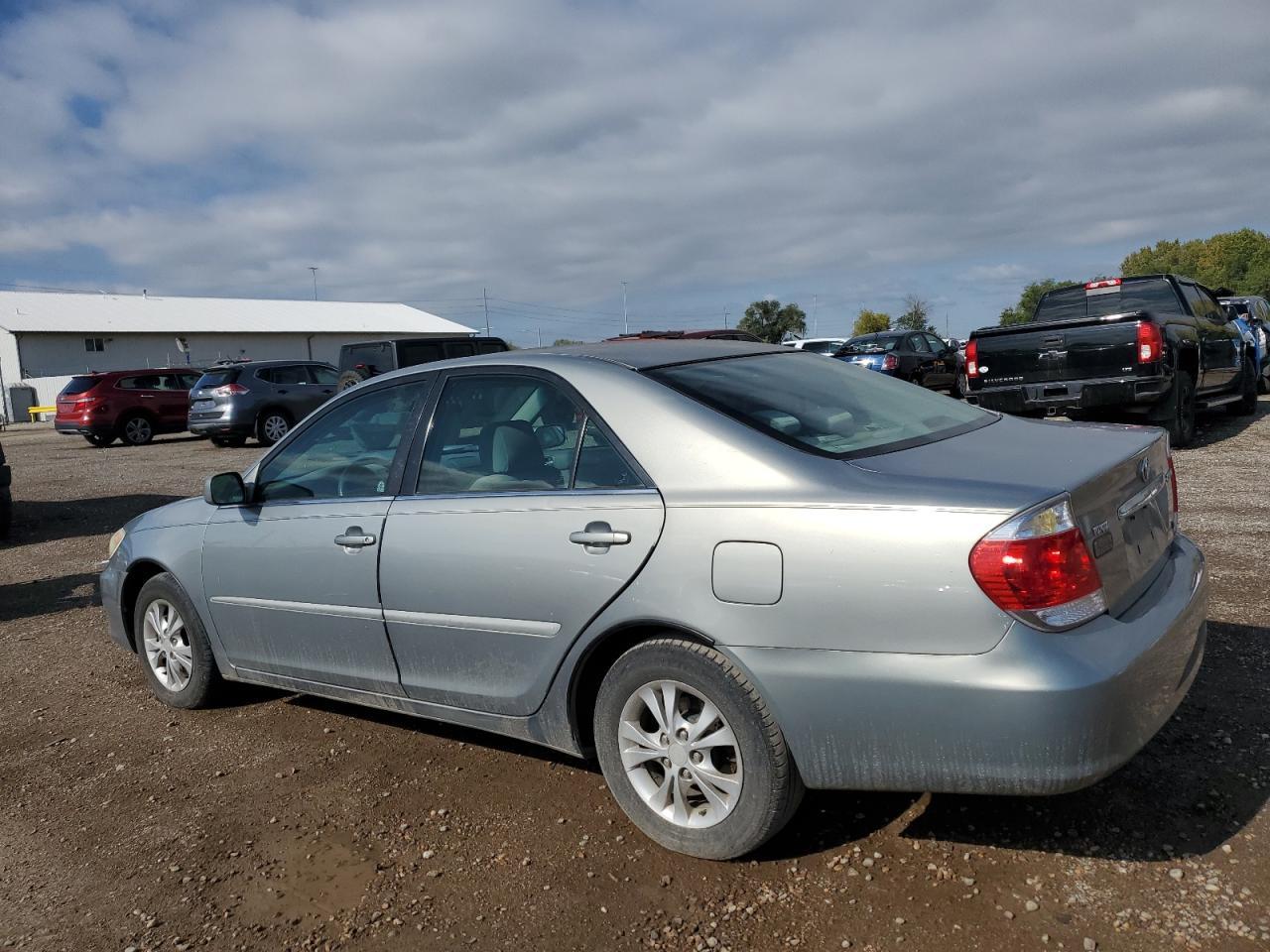 2005 Toyota Camry Le - Image 2