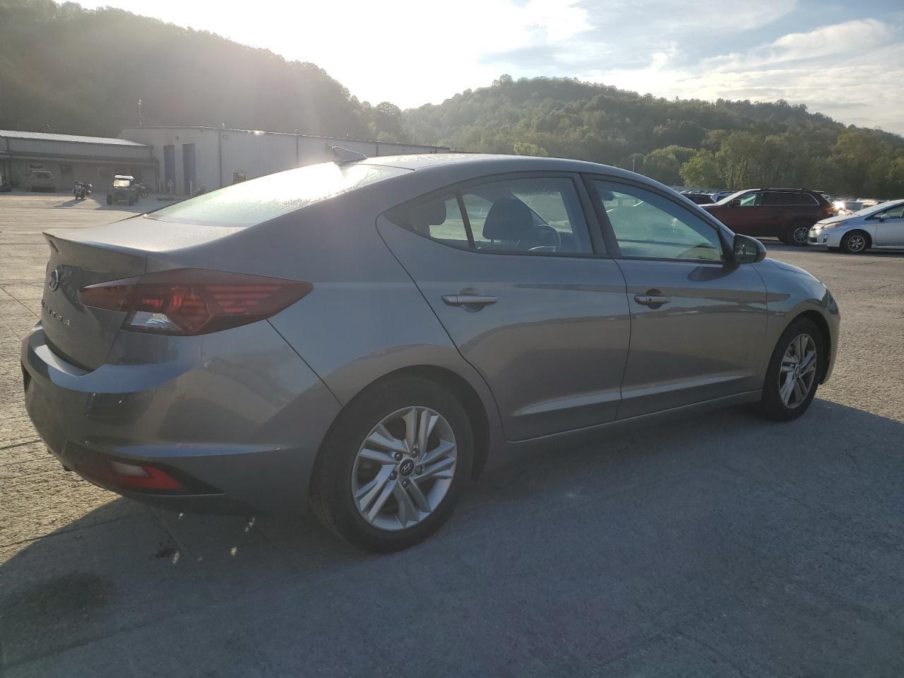 2020 Hyundai Elantra Sel - Фото 3